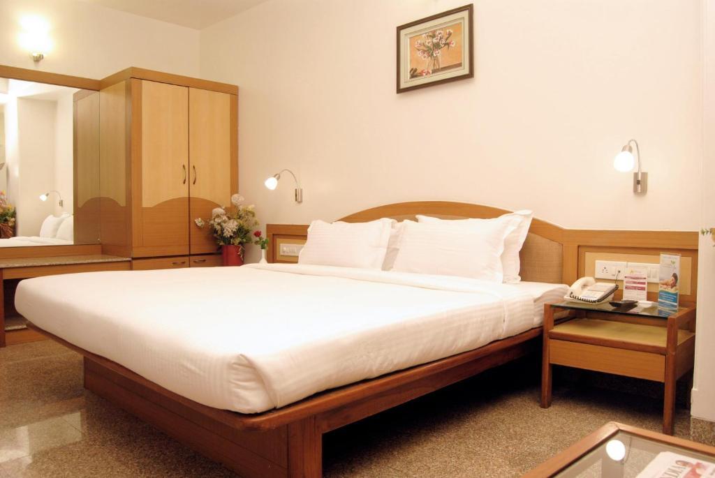 The Ambience Hotel Pune Cameră foto